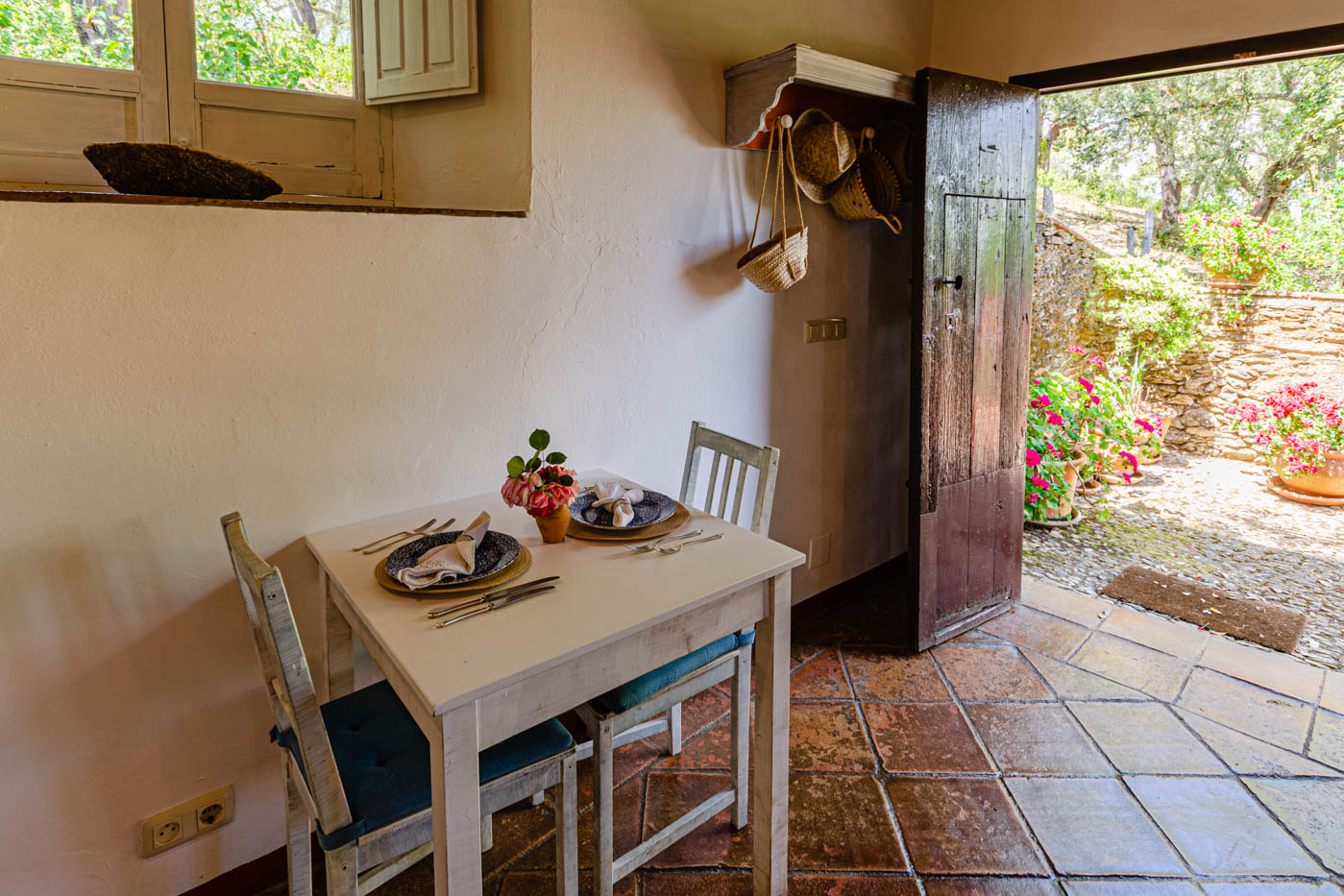 Main door to front terrace